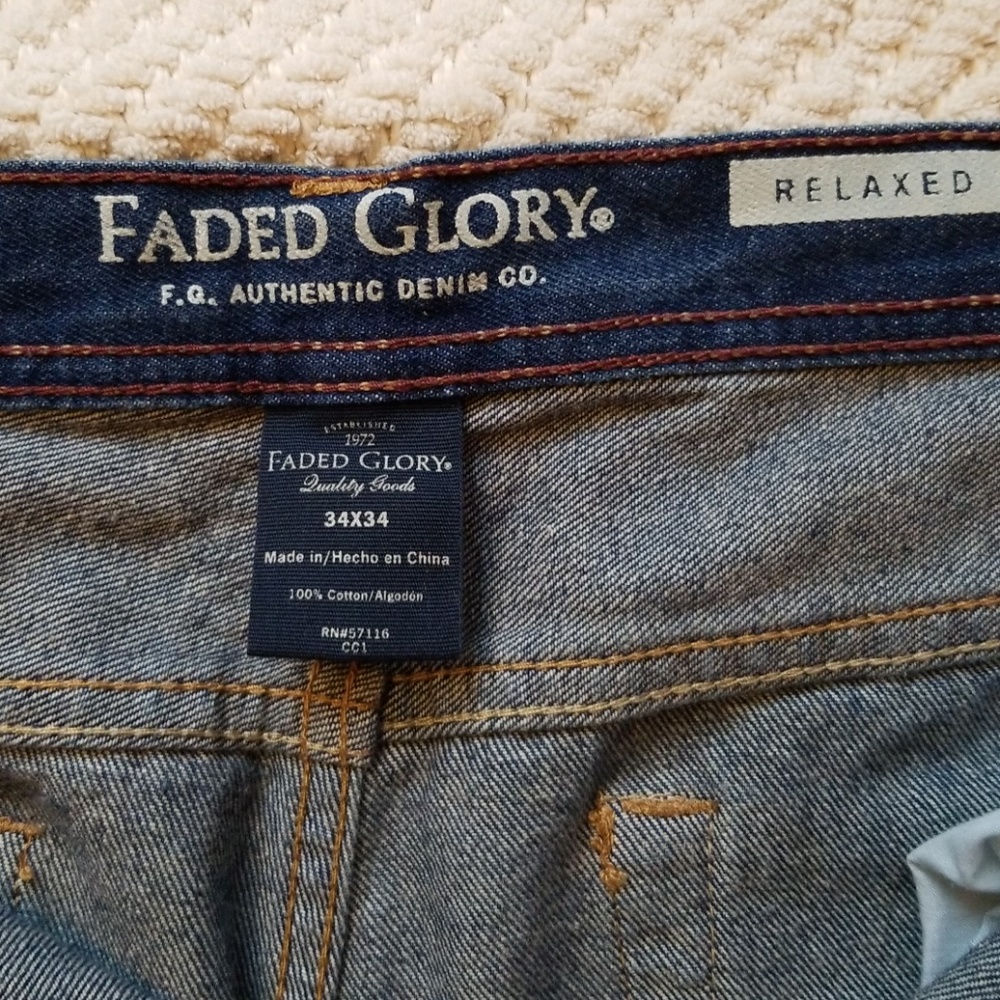 NWOT Men's 34 x 34 relaxed fit jeans